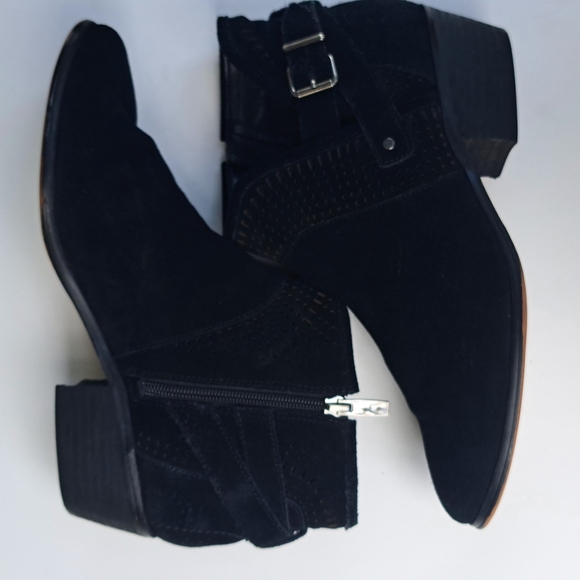 Vince Camuto Black Surde Ankle Booties with Buckle Women's Size 9.5 - Picture 2 of 10